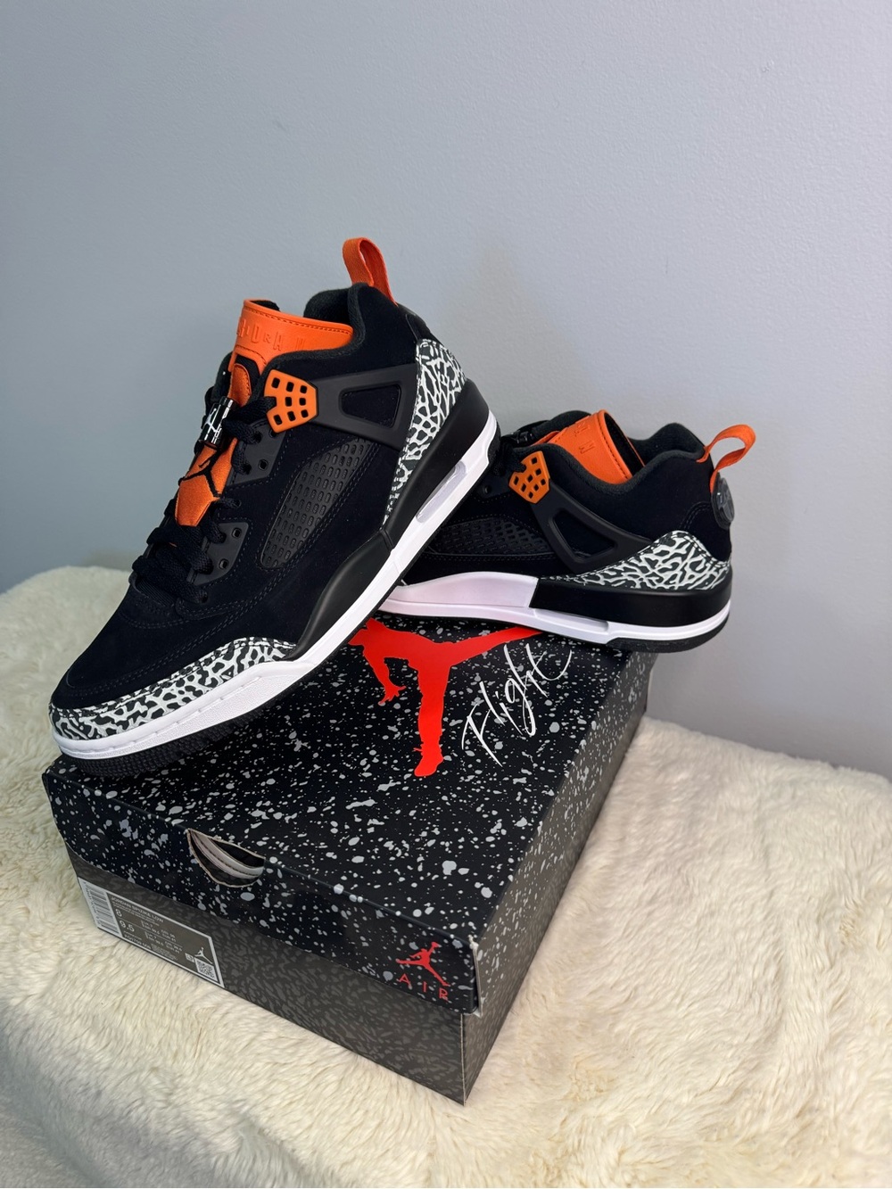 Jordan Spizike Low - Men’s Size 8 / Women’s Size 9.5